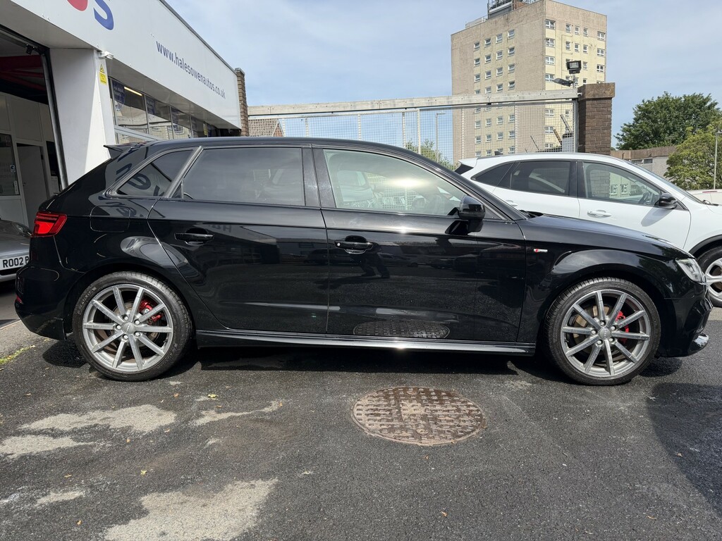 Audi A3 1.0 Tfsi 30 Black Edition RF19CZO Black #3