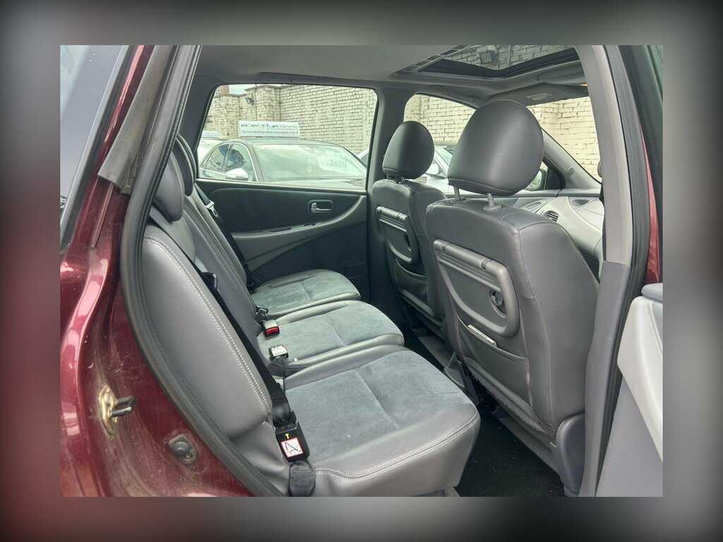 Nissan Almera Tino Se Silver #10
