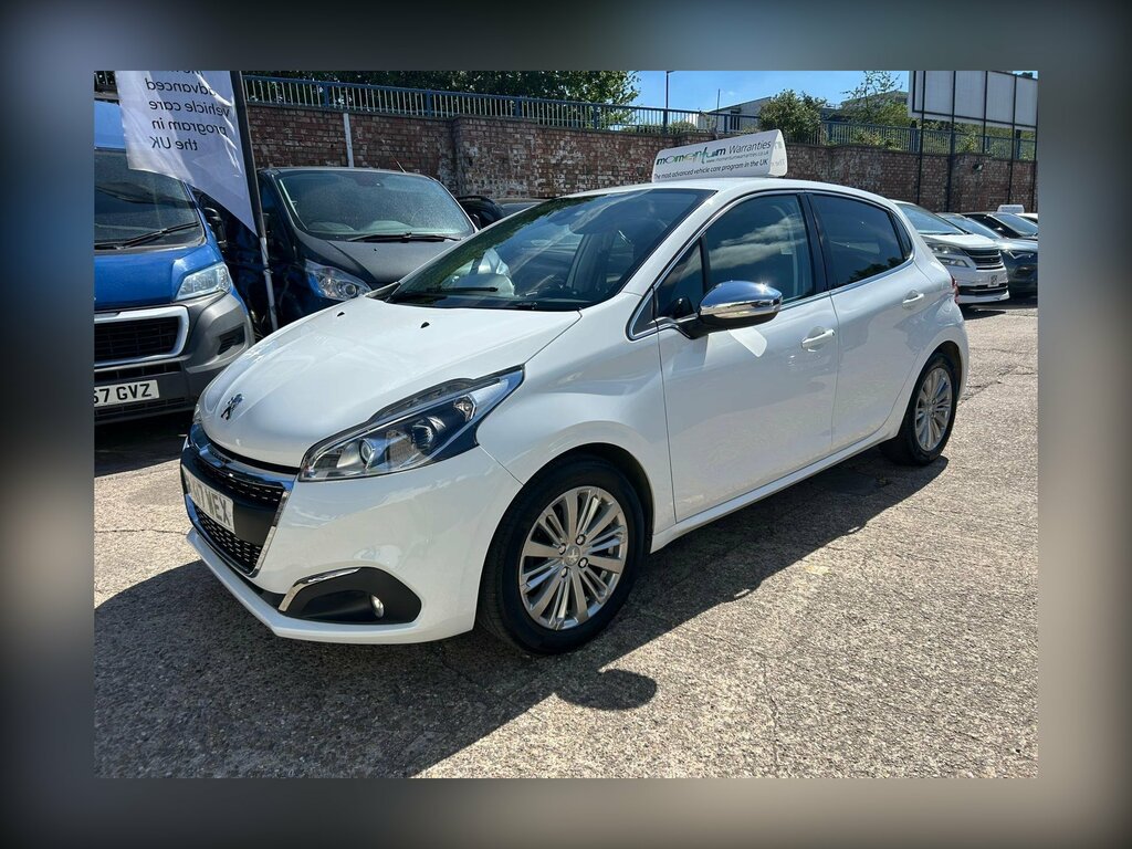 Peugeot 208 1.2 Puretech Allure Euro 6 AK17WEX White #2