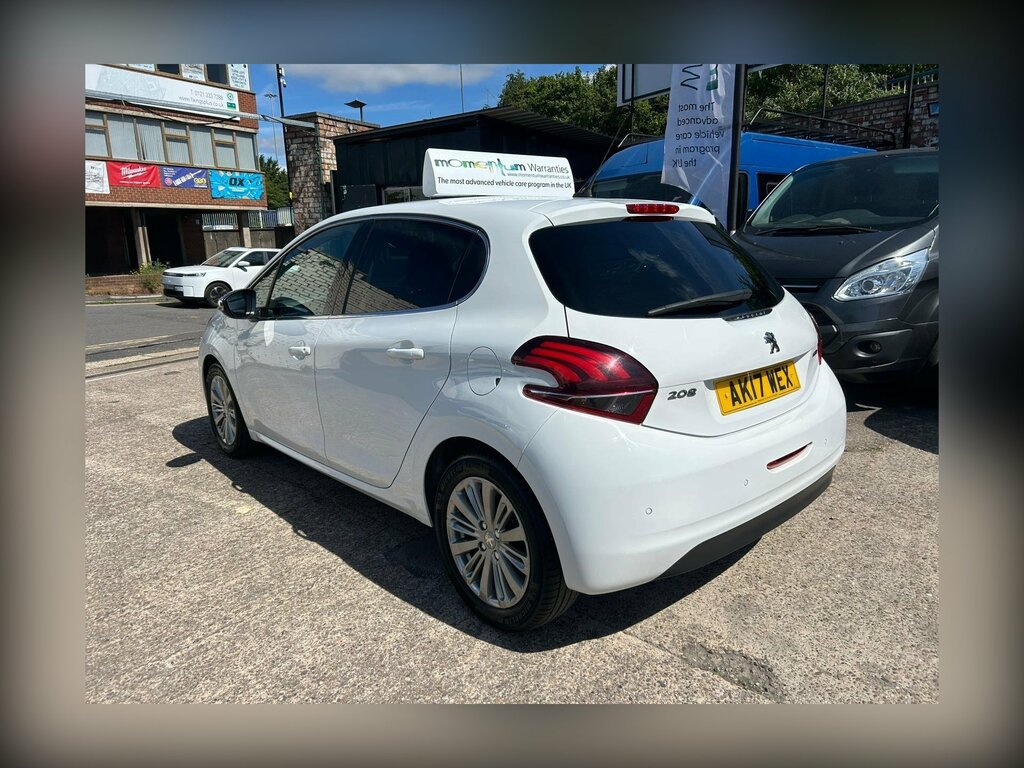 Peugeot 208 1.2 Puretech Allure Euro 6 AK17WEX White #4