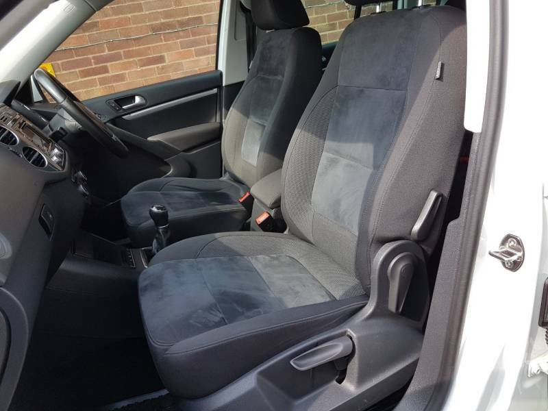 Volkswagen Tiguan 2.0 Tdi Bluemotion Tech Match - 2014 64 SL64NNV White #2