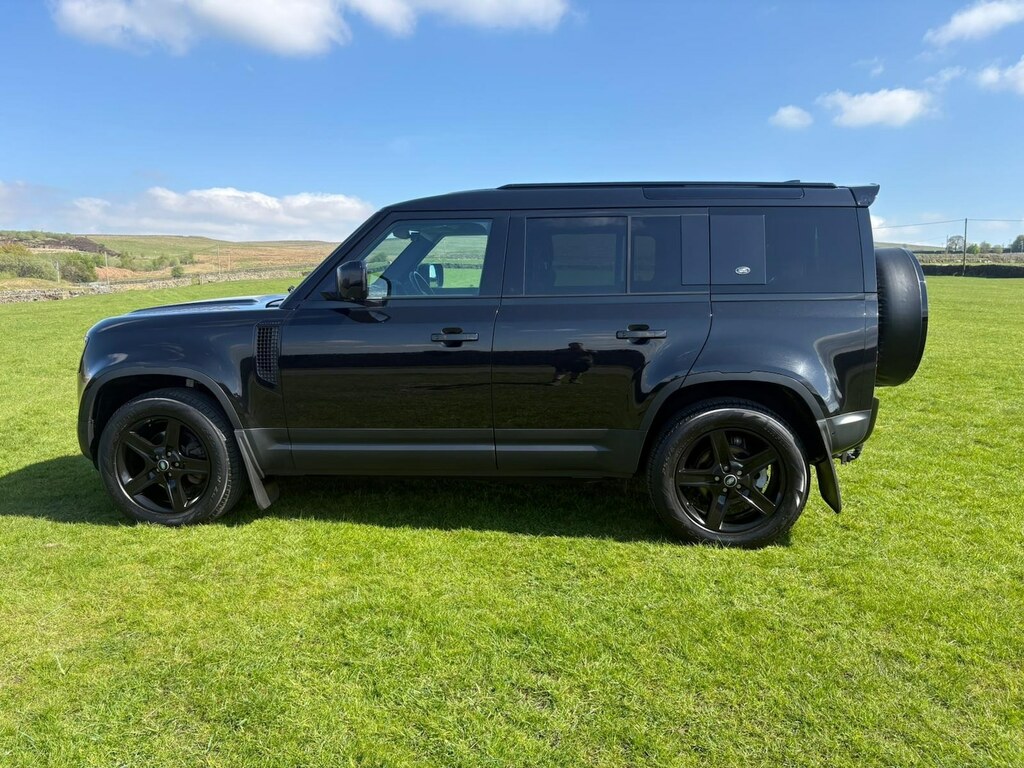 Land Rover Defender 110 30 D250 Se 110 PN22AYY Black #2