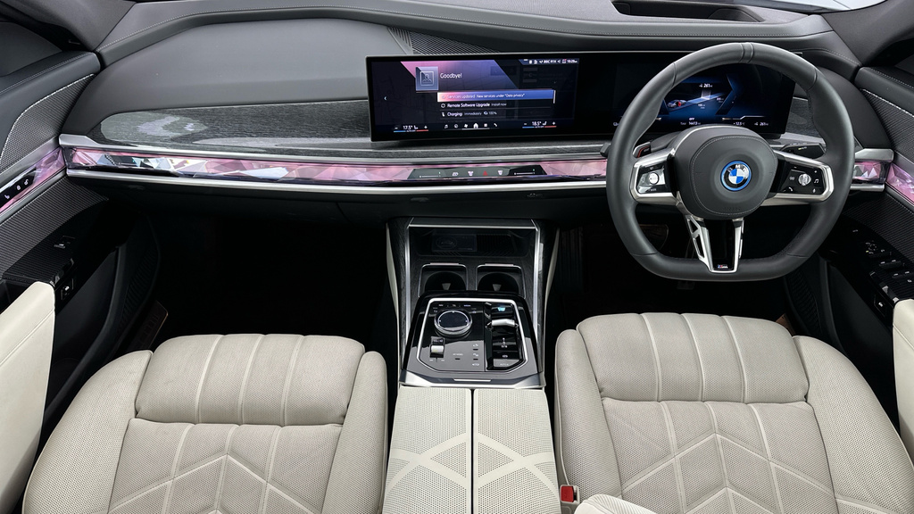 BMW i7 50 105.7Kwh M Sport Edrive Grey #4