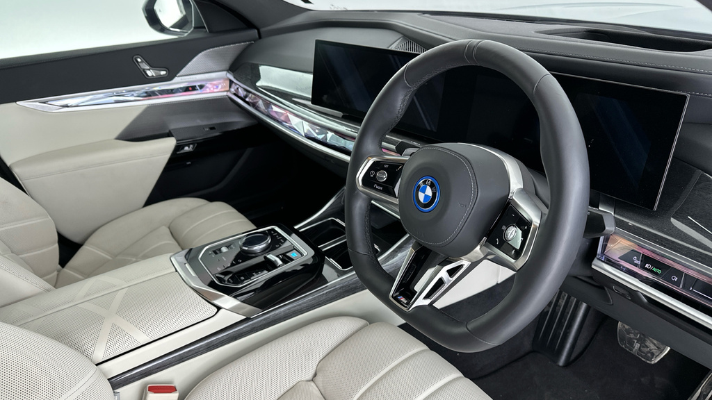 BMW i7 50 105.7Kwh M Sport Edrive Grey #6