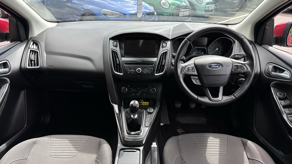 Ford Focus 1.5T Ecoboost Titanium Euro 6 Ss Red #4