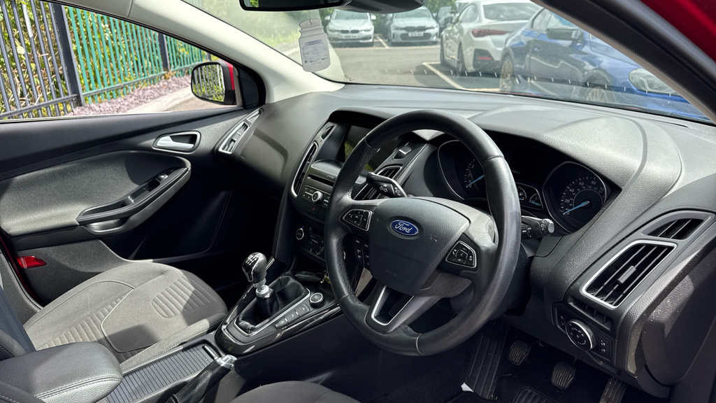 Ford Focus 1.5T Ecoboost Titanium Euro 6 Ss Red #6