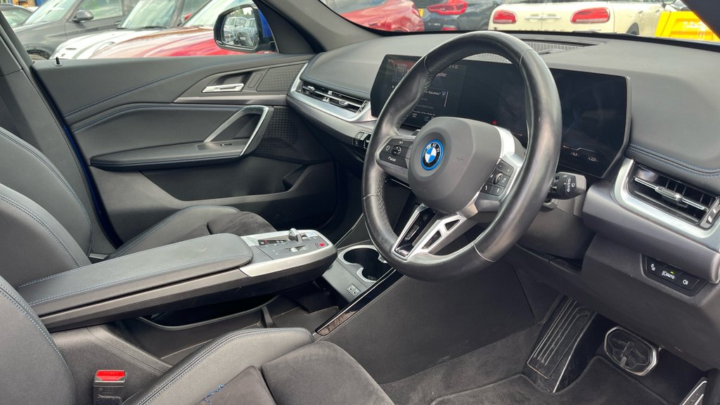 BMW iX1 30 66.5Kwh M Sport Xdrive 11Kw Charger YJ23SHW Blue #6