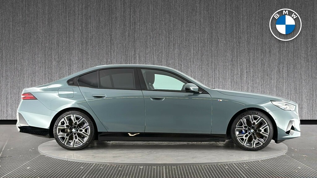 BMW i5 40 83.9Kwh M Sport Edrive 11Kw Charger Green #3