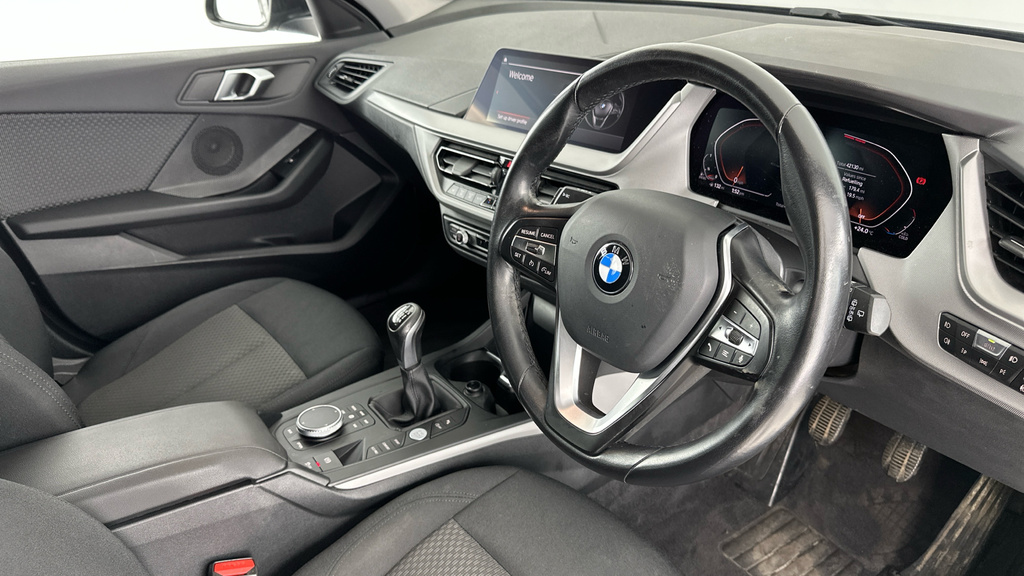 BMW 1 Series 1.5 116D Se Lcp Euro 6 Ss Black #6