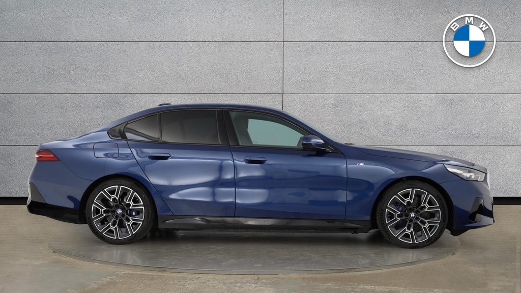 BMW i5 40 83.9Kwh M Sport Edrive 11Kw Charger Blue #3
