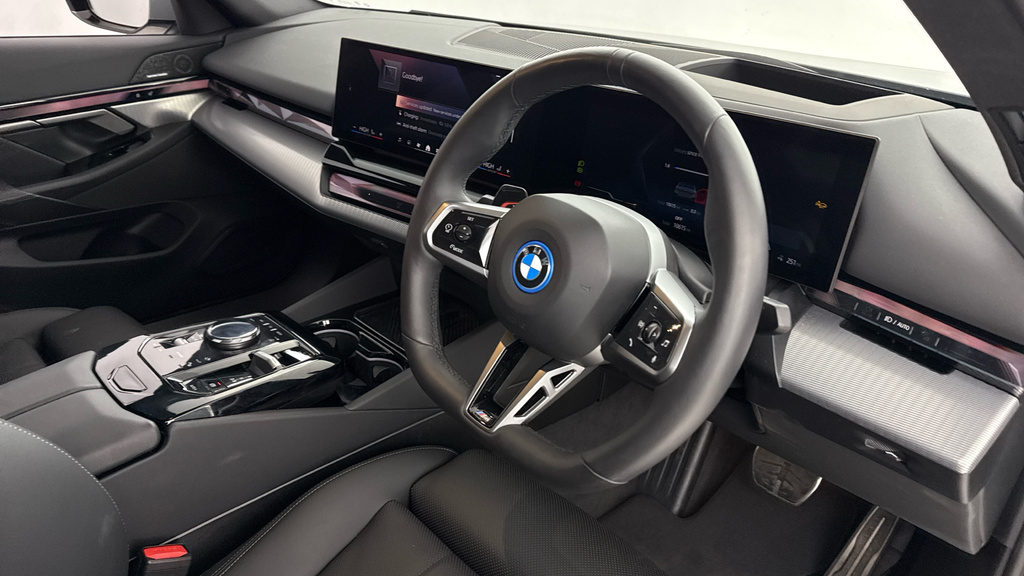 BMW i5 40 83.9Kwh M Sport Edrive 11Kw Charger Grey #6