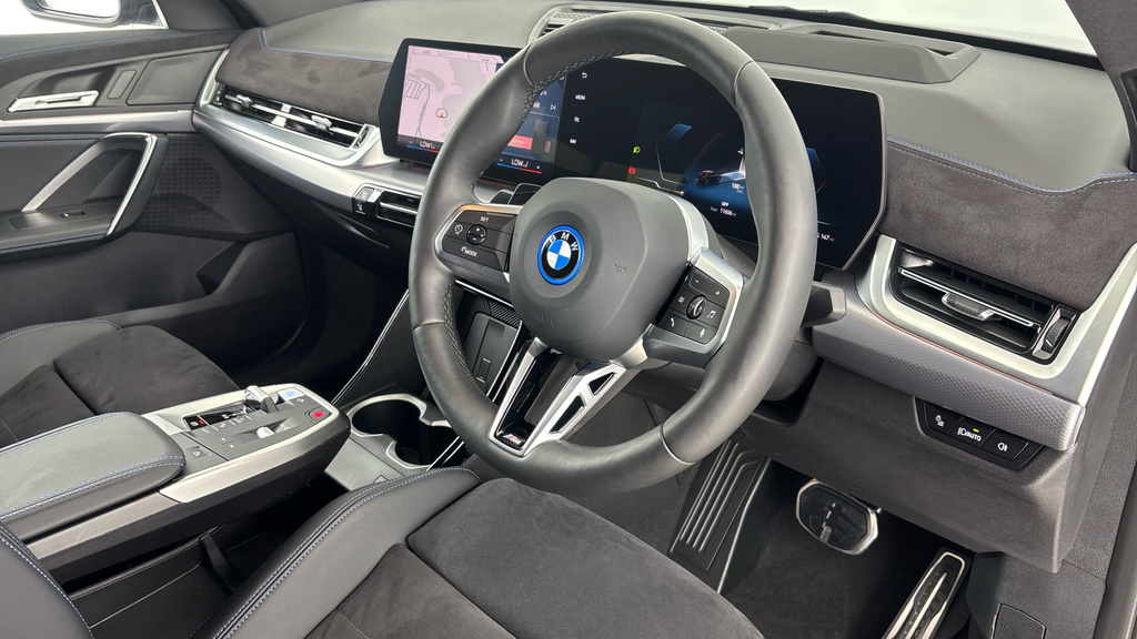 BMW iX2 30 66.5Kwh M Sport Xdrive 11Kw Charger Black #6