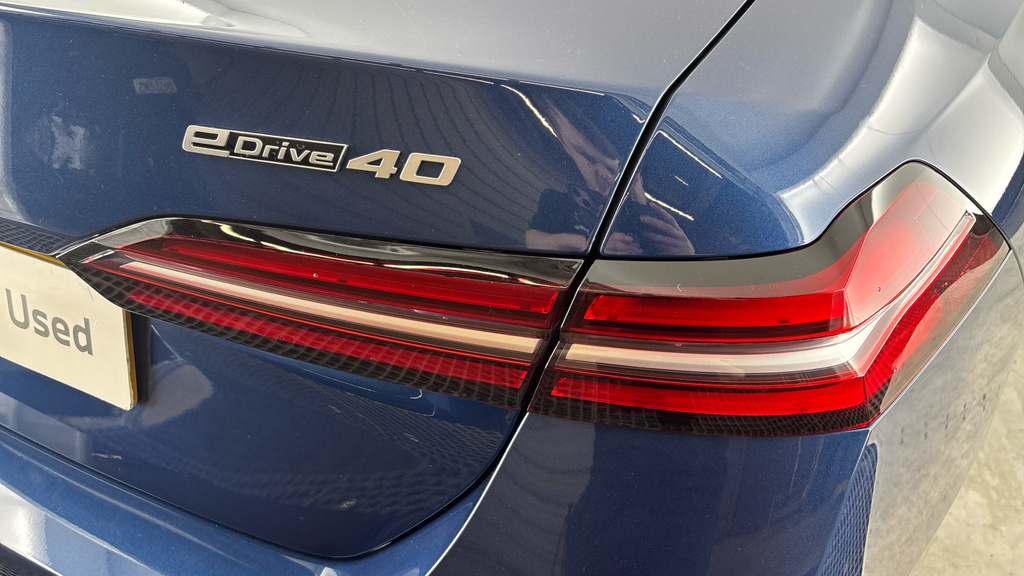 BMW i5 M60 Grey #22