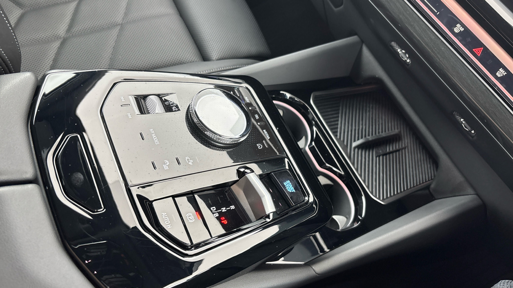 BMW i5 M60 Grey #10