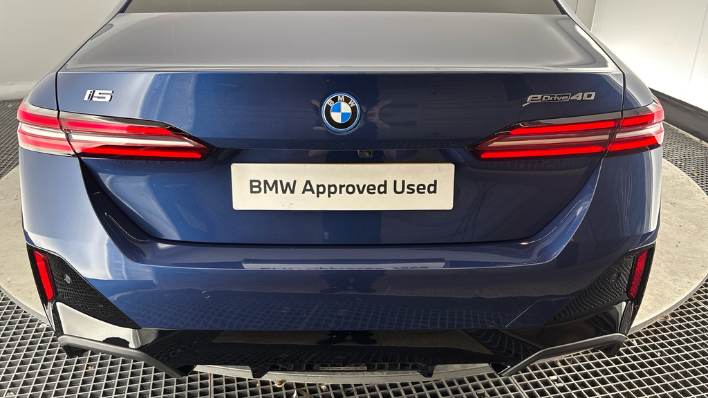 BMW i5 M60 Grey #24