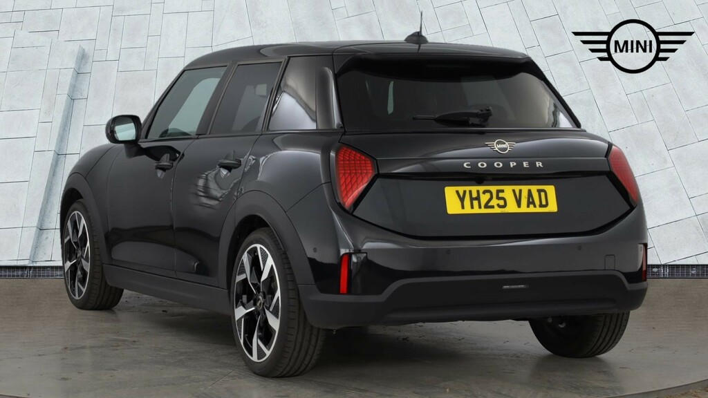Mini Hatch 1.5C Exclusive Steptronic Euro 6 Ss Black #2