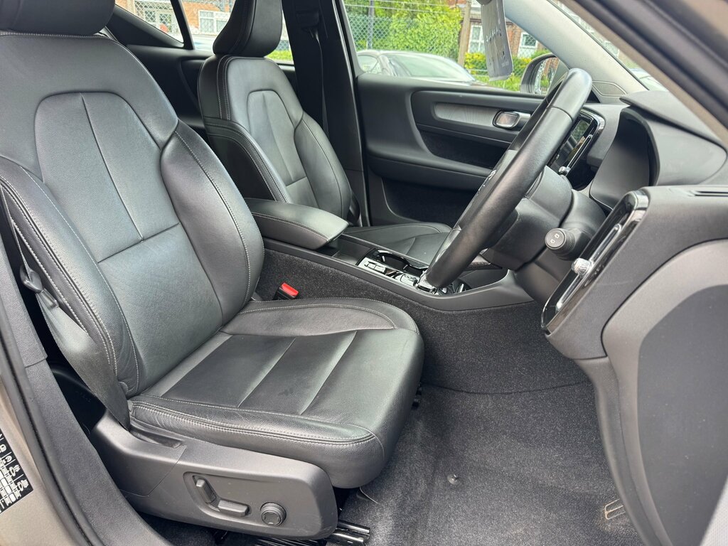 Volvo XC40 1.5H T4 Recharge 10.7Kwh Inscription Suv Petro DY21XUE Grey #4