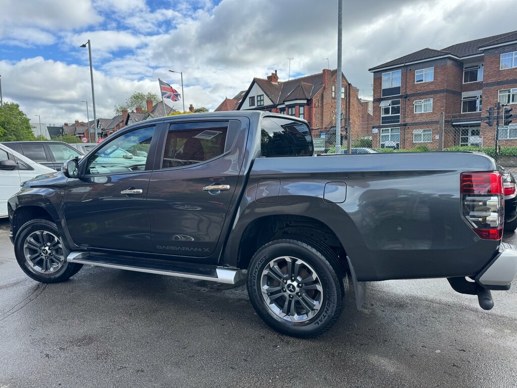 Mitsubishi L200 2.2 Di-d Dc Barbarian X Pickup Double Cab Dies WV70HRJ Grey #2