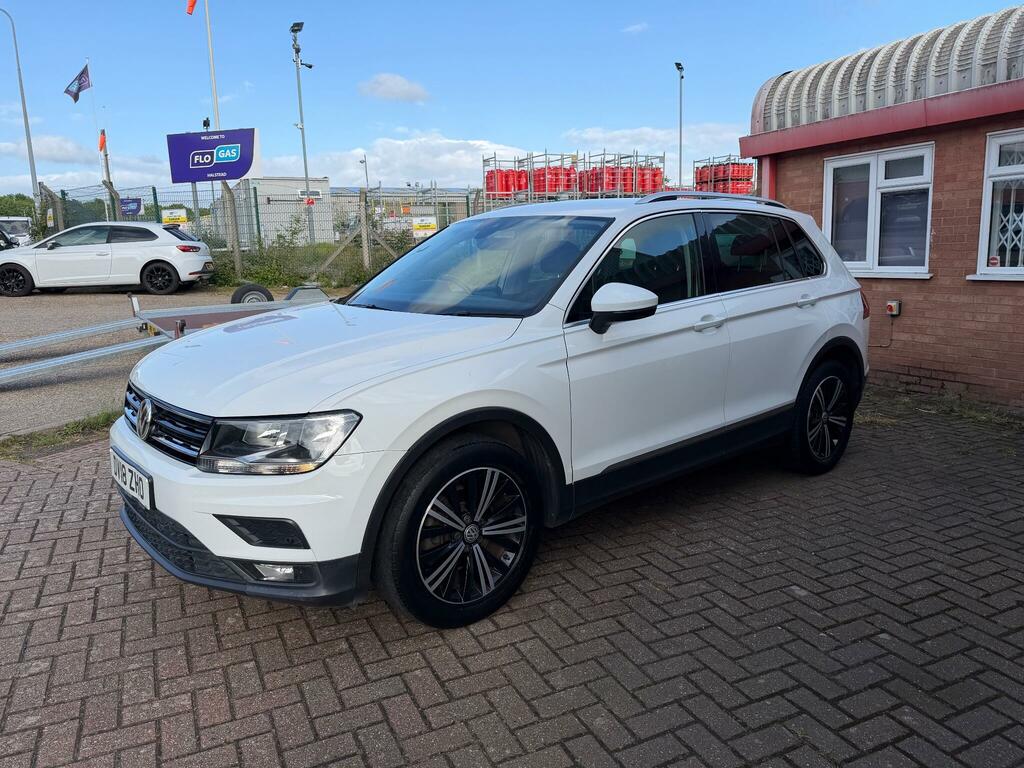 Volkswagen Tiguan 2.0 Tdi Se Navigation Dsg Euro 6 Ss DV18ZHO White #3