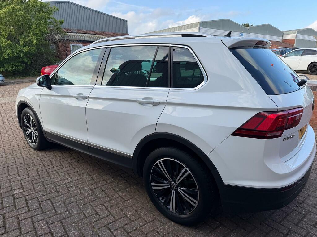 Volkswagen Tiguan 2.0 Tdi Se Navigation Dsg Euro 6 Ss DV18ZHO White #4