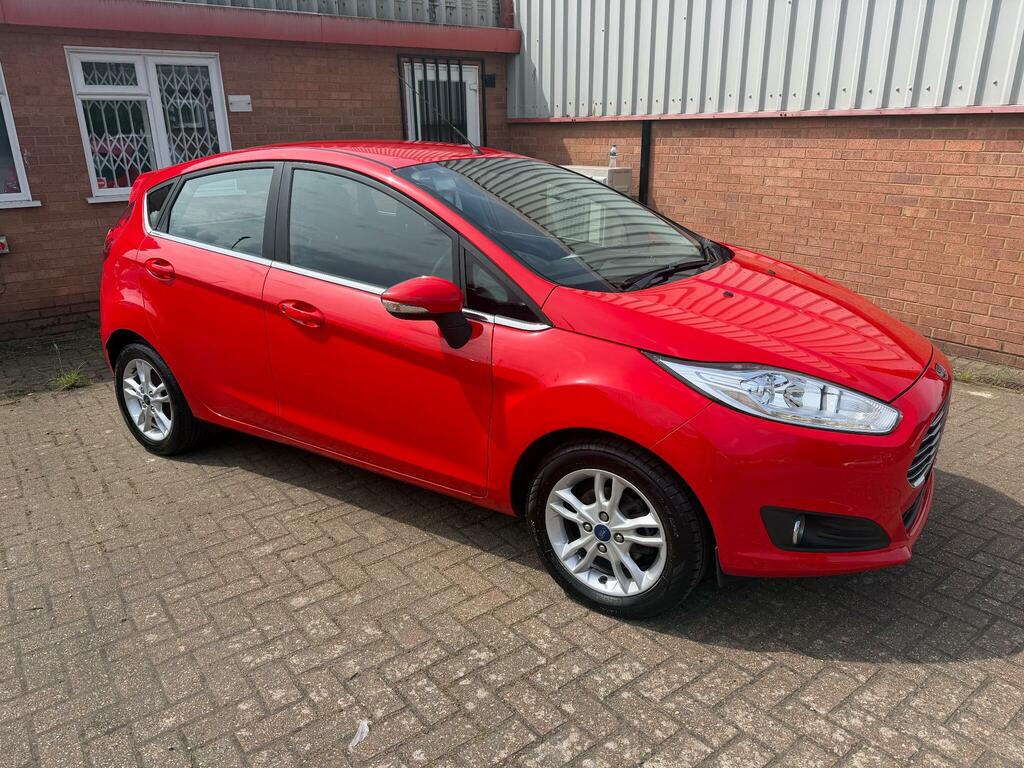 Ford Fiesta 1.0T Ecoboost Zetec Euro 6 Ss Red