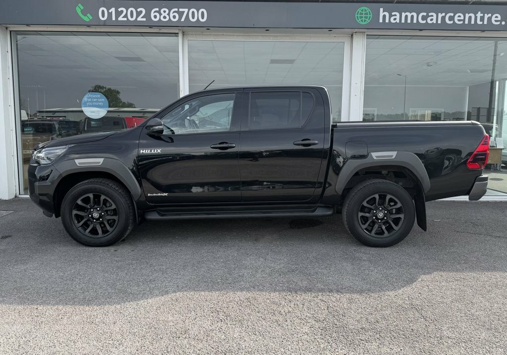 Toyota HILUX 2.8L Invincible X EX71LWR Black #4