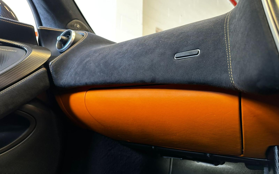 McLaren 570S  Black #10