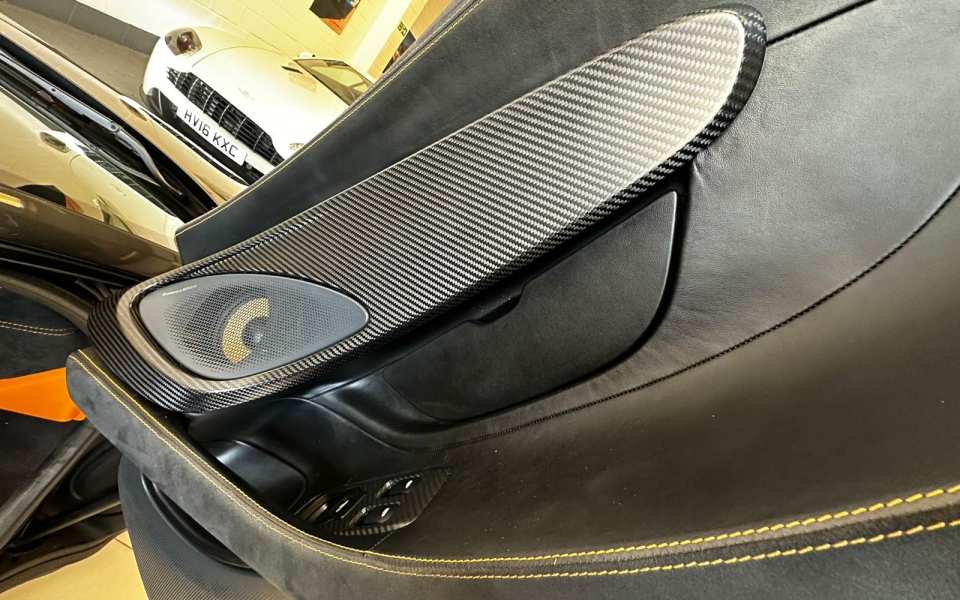 McLaren 570S  Black #19