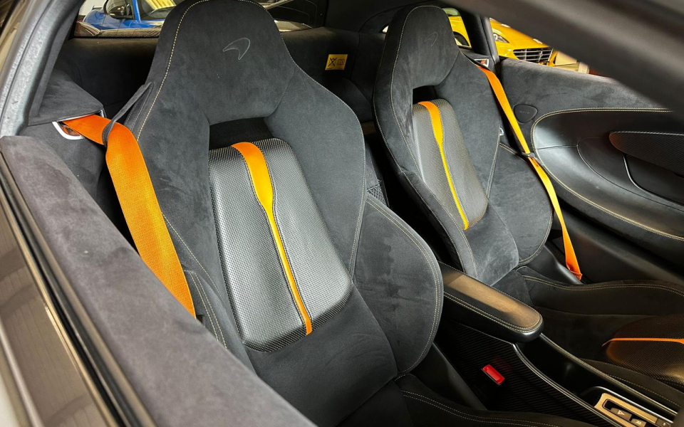 McLaren 570S  Black #9