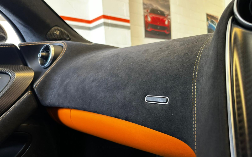 McLaren 570S  Black #15