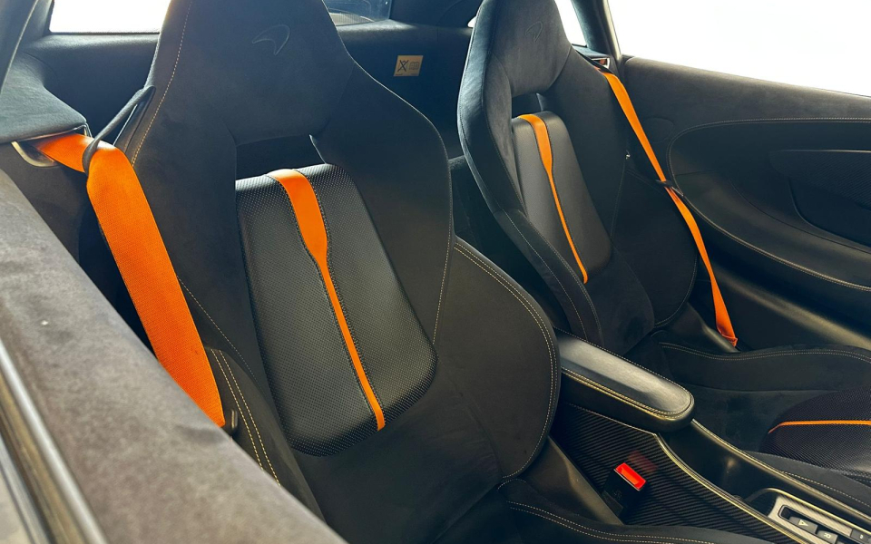 McLaren 570S  Black #21