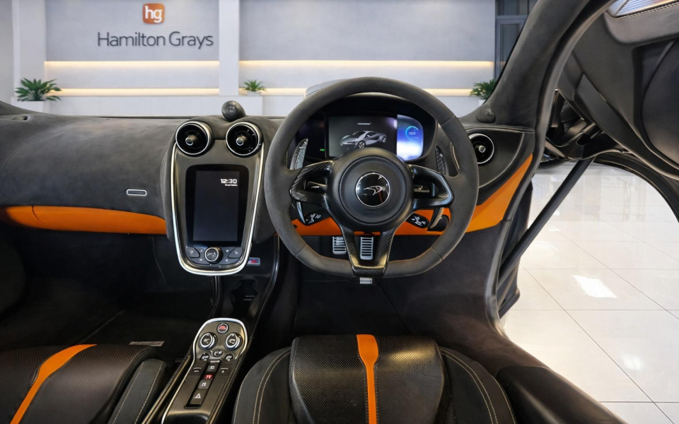 McLaren 570S  Black #25