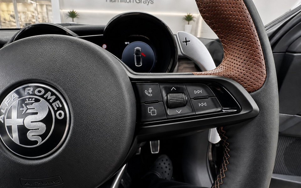 Alfa Romeo Tonale Petrol Black