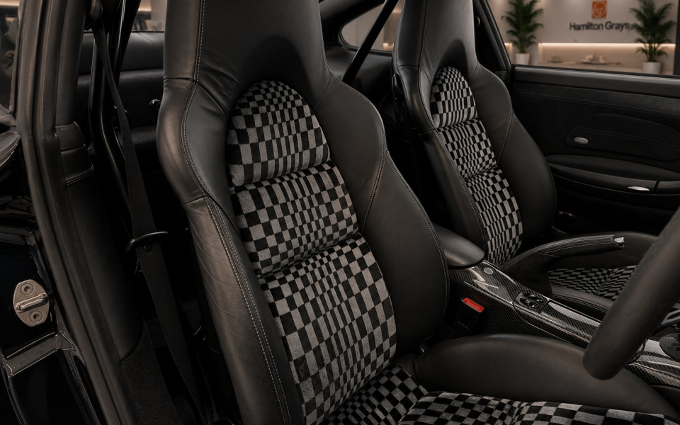 Porsche 911 Carrera 4 Cblt Silver #23