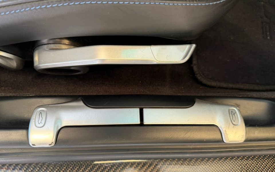 Porsche 911 Carrera 4 Cblt Silver #22
