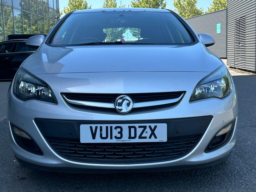 Vauxhall Astra 1.6 16V Exclusiv Euro 5 VU13DZX Silver #5