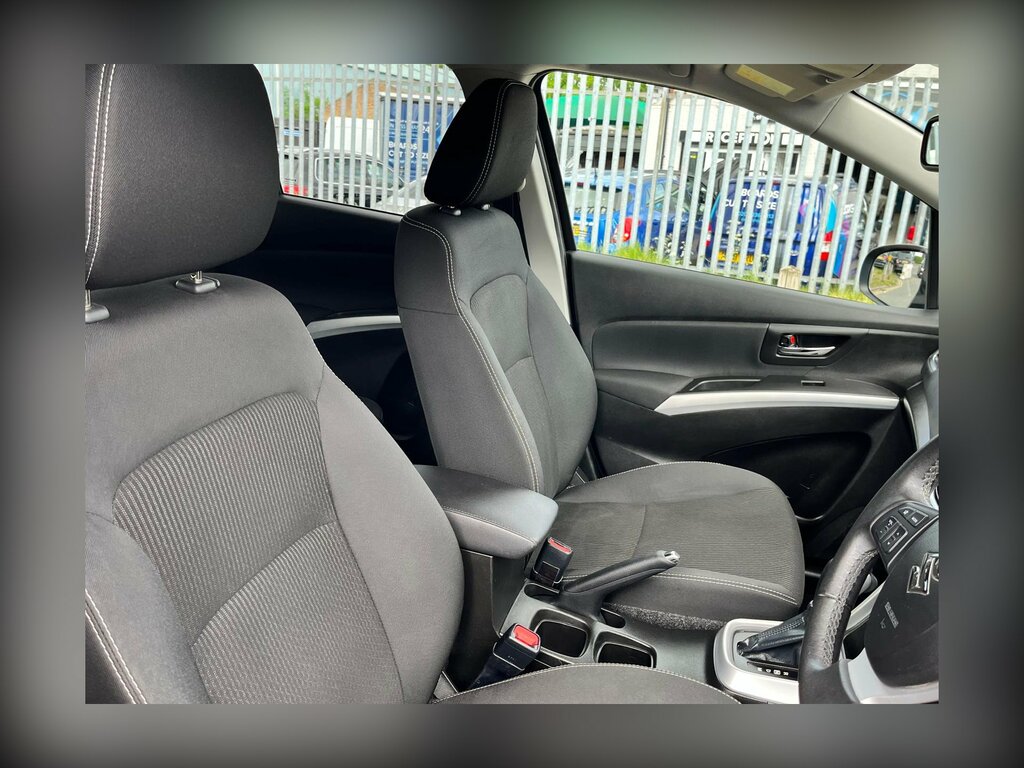 Suzuki SX4 White #23