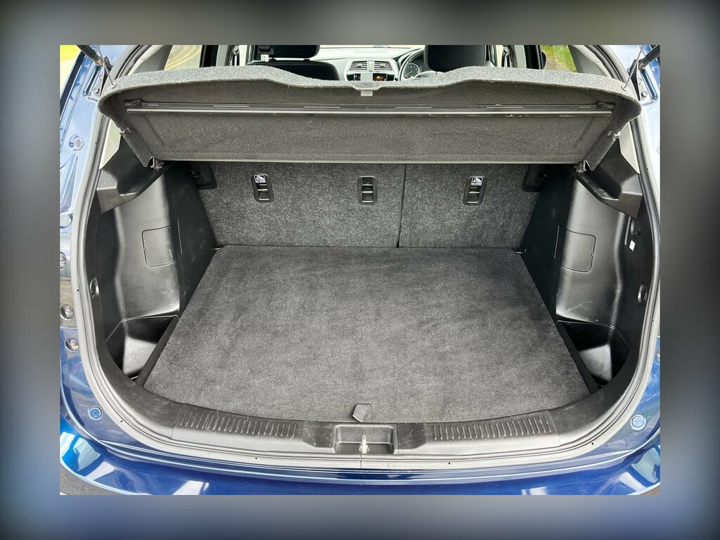 Suzuki SX4 White #33