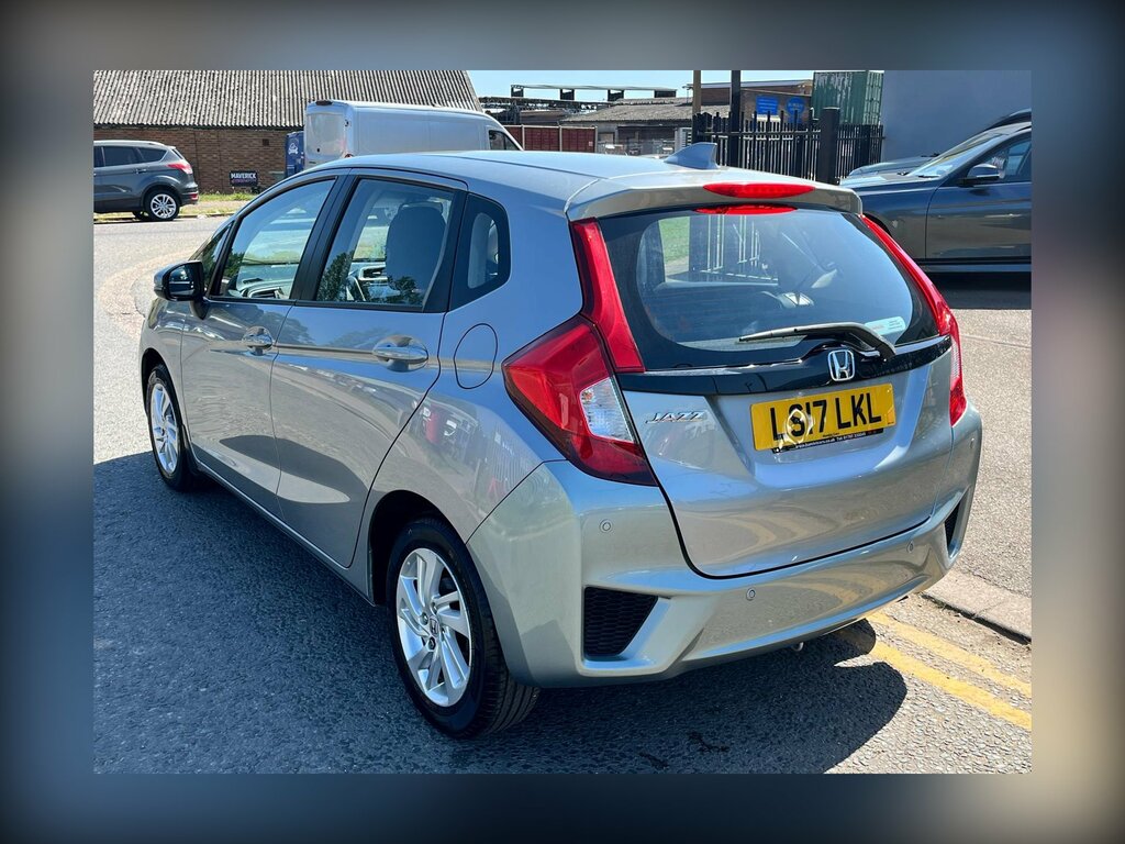 Honda Jazz 1.3 I-vtec Se Navi Hatchback Eur LS17LKL Silver #4