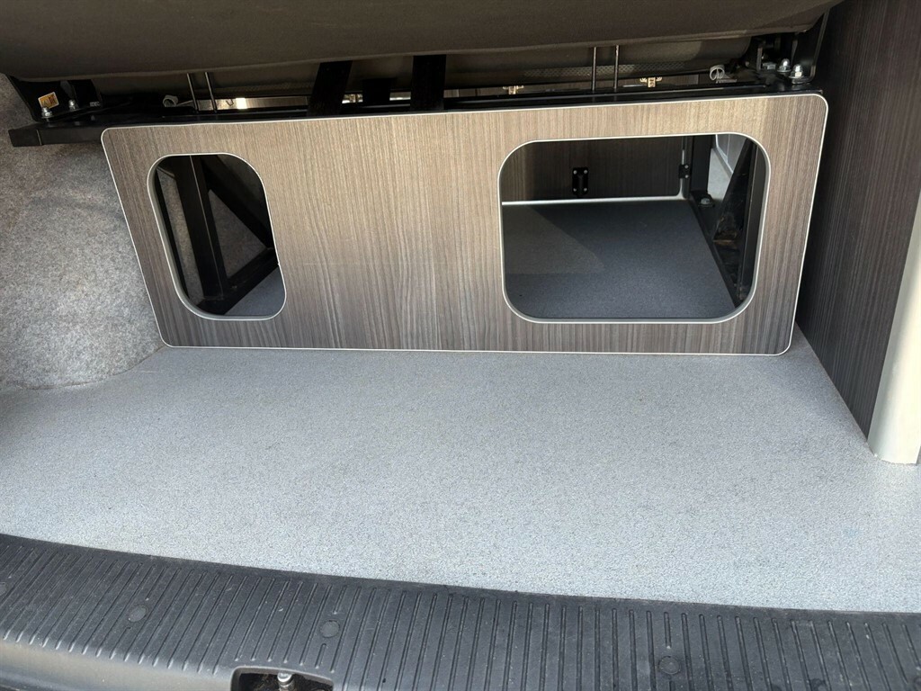 Volkswagen Campervan T6 2.0 Grey #39