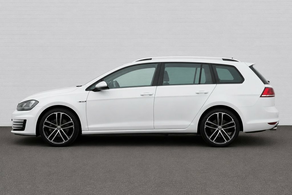 Volkswagen Golf 2L Gtd DC66XFK White #3