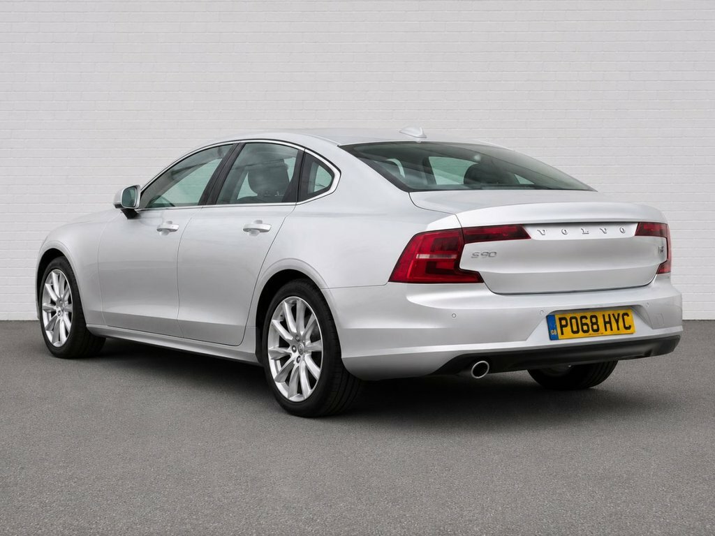 Volvo S90 2L Momentum Silver #3