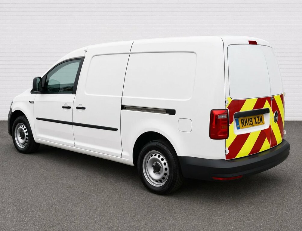 Volkswagen Caddy Maxi 2L Startline 6Dr RK19XZW White #2