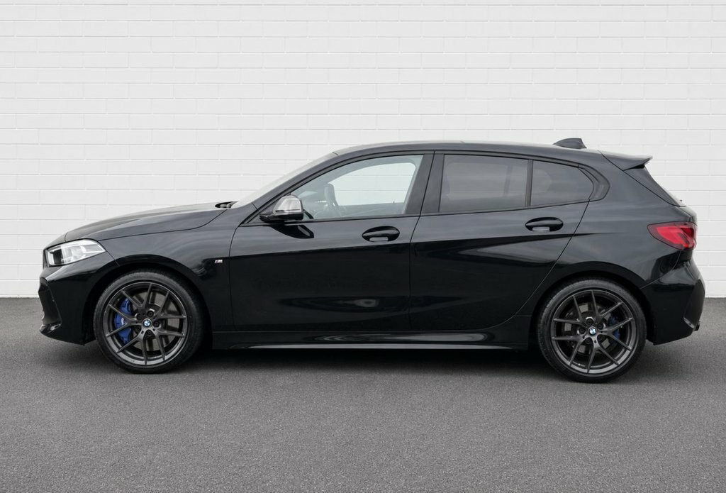 BMW 1 Series 1.5L M Sport LV72DOU Black #2