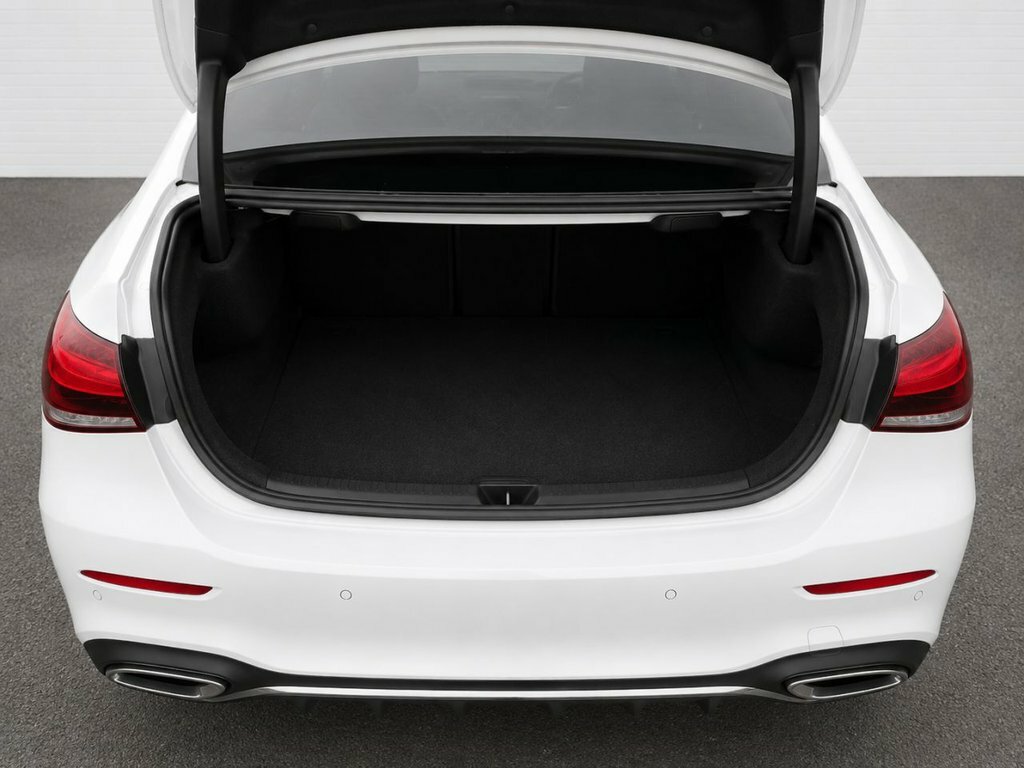 Mercedes-Benz A Class 1.3L Amg Line RE21EVU White #4
