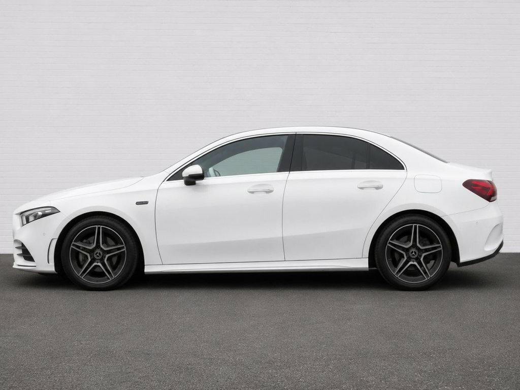 Mercedes-Benz A Class 1.3L Amg Line RE21EVU White #3