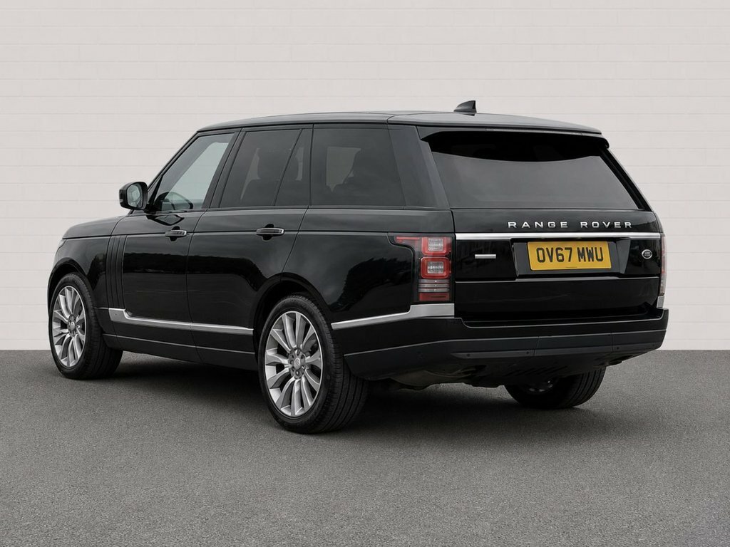 Land Rover Range Rover 3L Autobiography 5dr OV67MWU Black #3