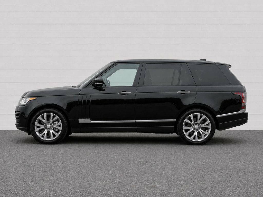 Land Rover Range Rover 3L Autobiography 5dr OV67MWU Black #2