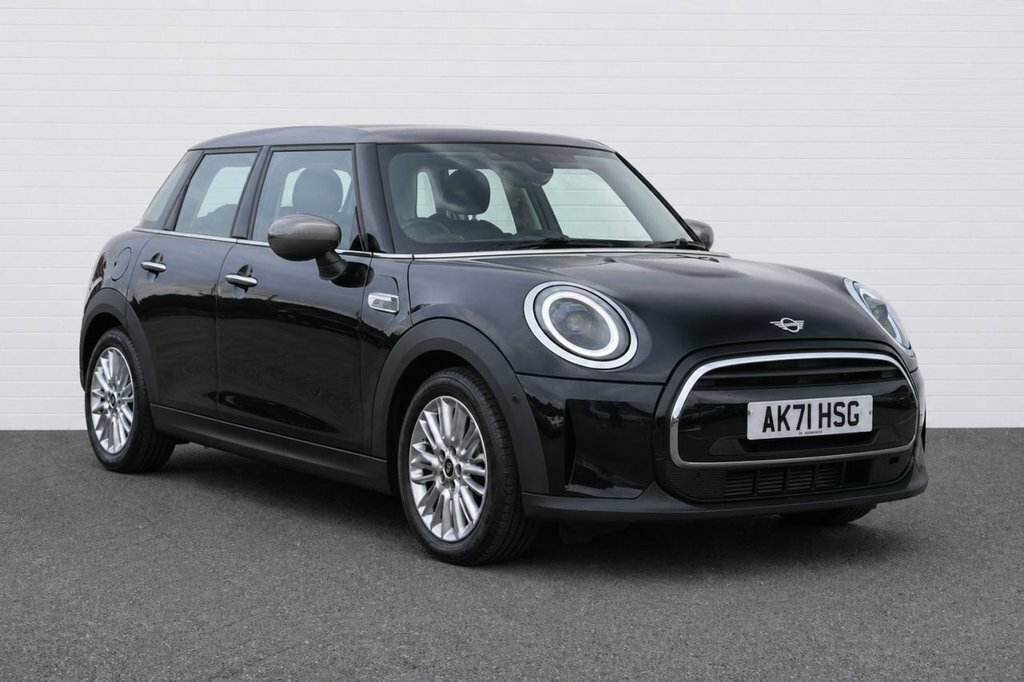 Mini Hatch 1.5L Cooper Exclusive Black