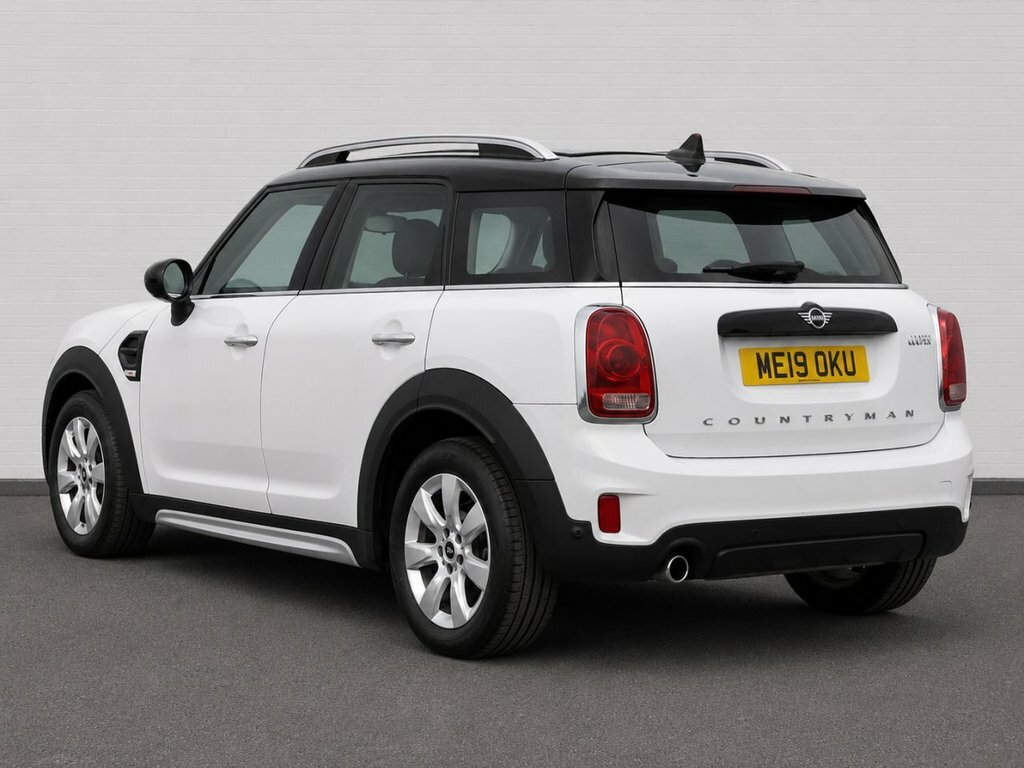 Mini Countryman 1.5L Cooper Classic ME19OKU White #2